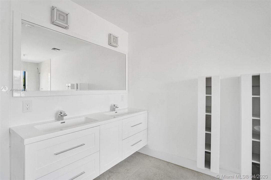 Недавно арендовано: $3,900 (4 спален, 4 ванн, 0 Квадратных фут)