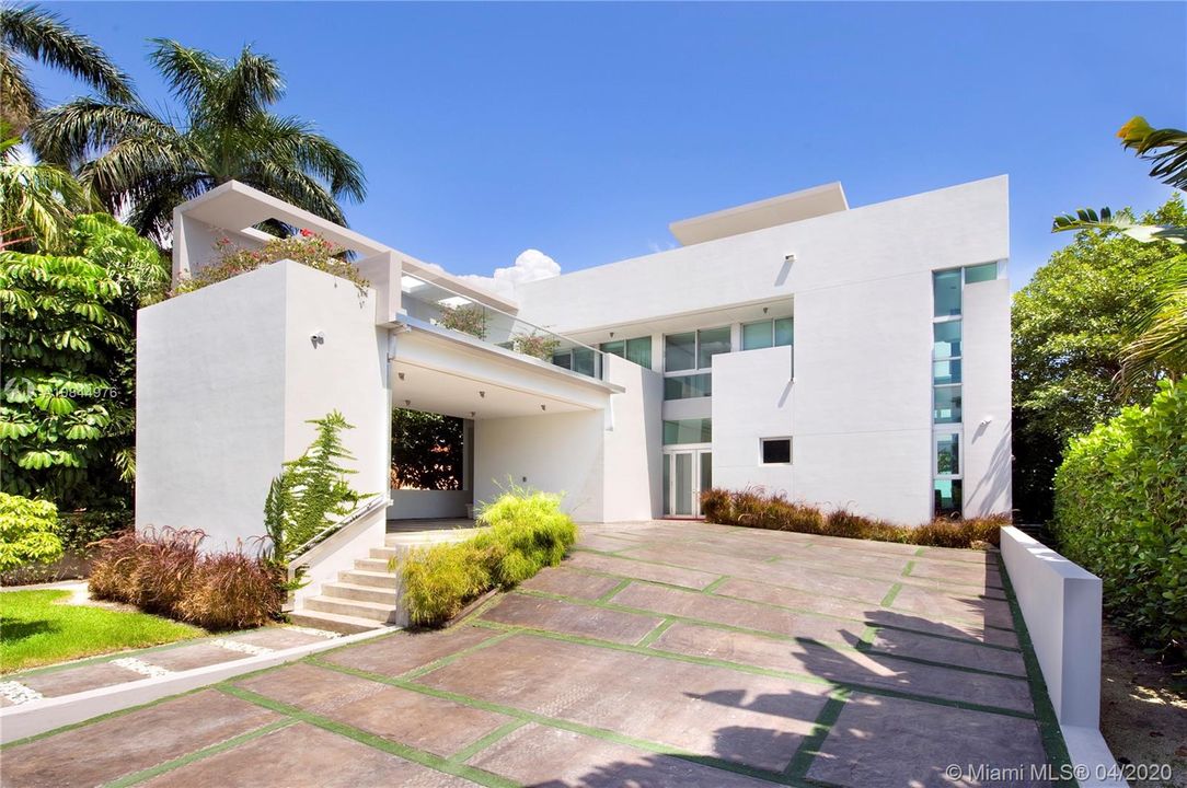 Recientemente alquilado: $60,000 (4 camas, 4 baños, 5486 Pies cuadrados)