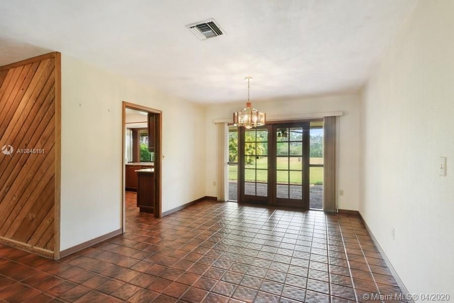 Recently Sold: $779,000 (4 beds, 3 baths, 3733 Square Feet)