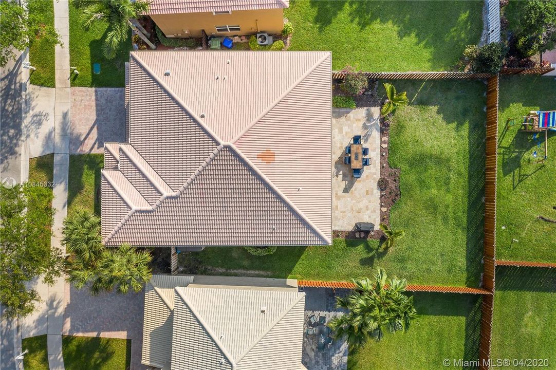 Недавно продано: $525,000 (4 спален, 3 ванн, 2709 Квадратных фут)