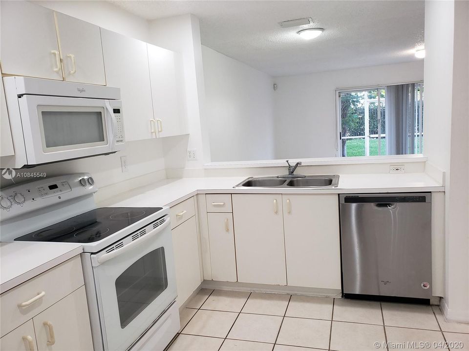 Recently Rented: $1,870 (3 beds, 2 baths, 1361 Square Feet)