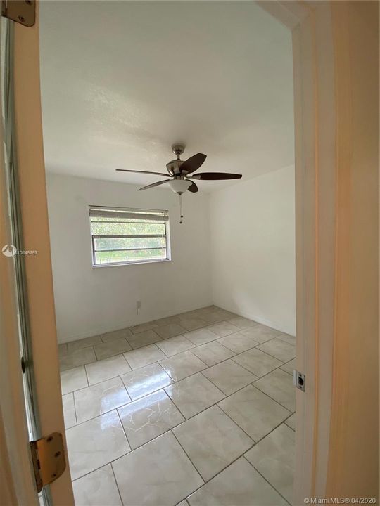 Vendido Recientemente: $119,000 (3 camas, 2 baños, 984 Pies cuadrados)