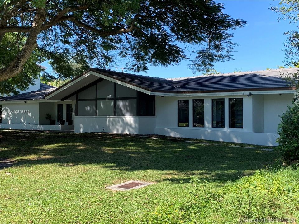 Recently Rented: $7,500 (4 beds, 3 baths, 2940 Square Feet)