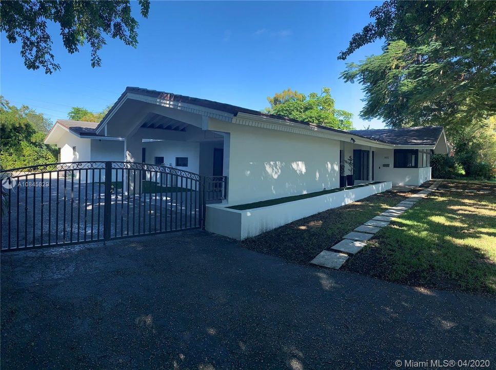Recently Rented: $7,500 (4 beds, 3 baths, 2940 Square Feet)