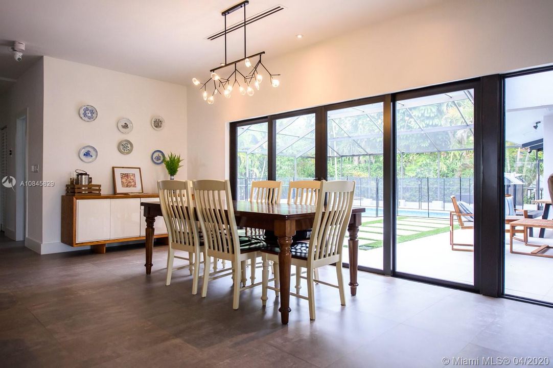 Recently Rented: $7,500 (4 beds, 3 baths, 2940 Square Feet)