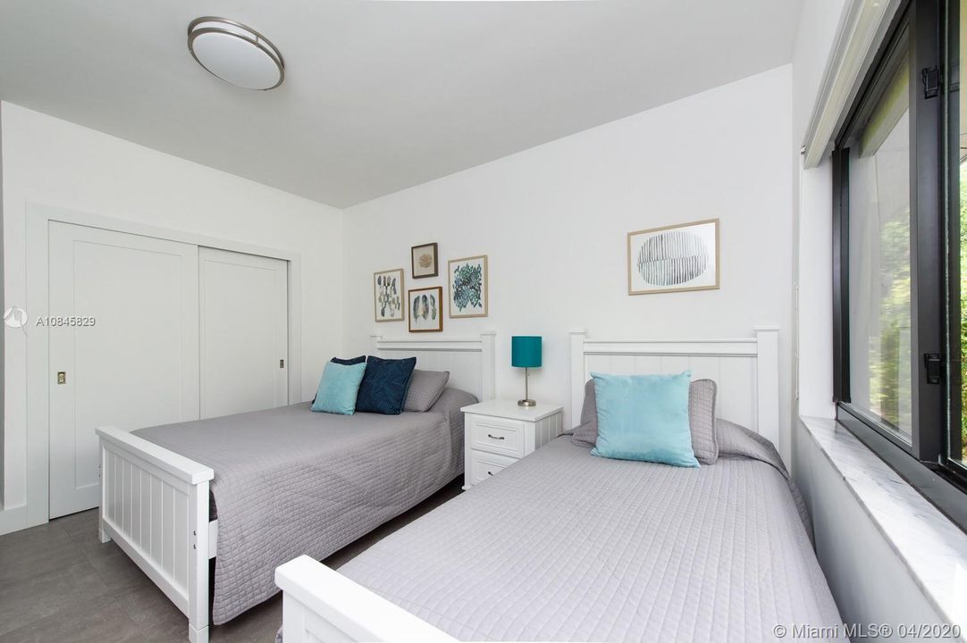 Recently Rented: $7,500 (4 beds, 3 baths, 2940 Square Feet)