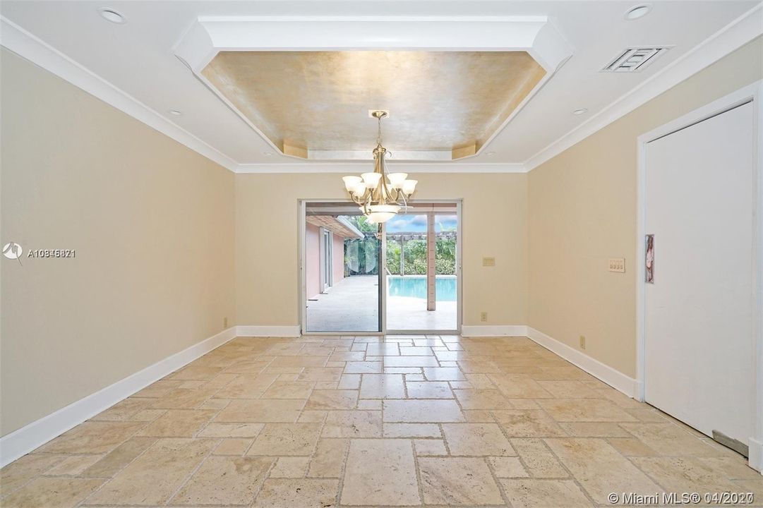 Recently Rented: $5,500 (6 beds, 3 baths, 4926 Square Feet)