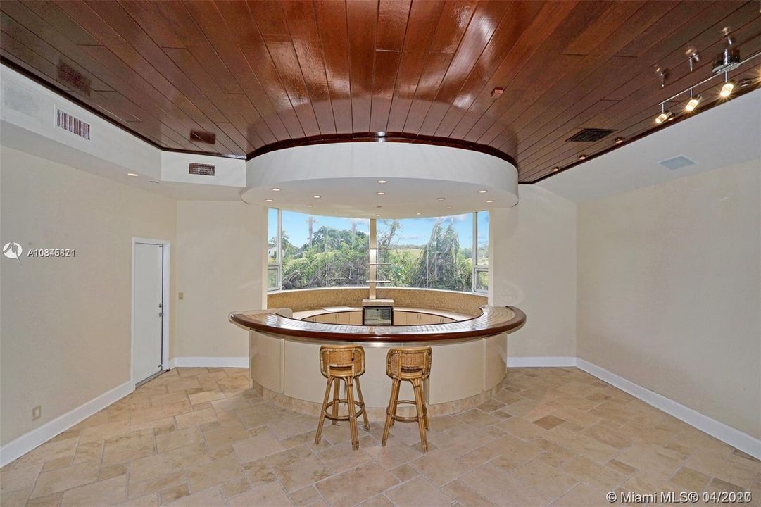 Recently Rented: $5,500 (6 beds, 3 baths, 4926 Square Feet)