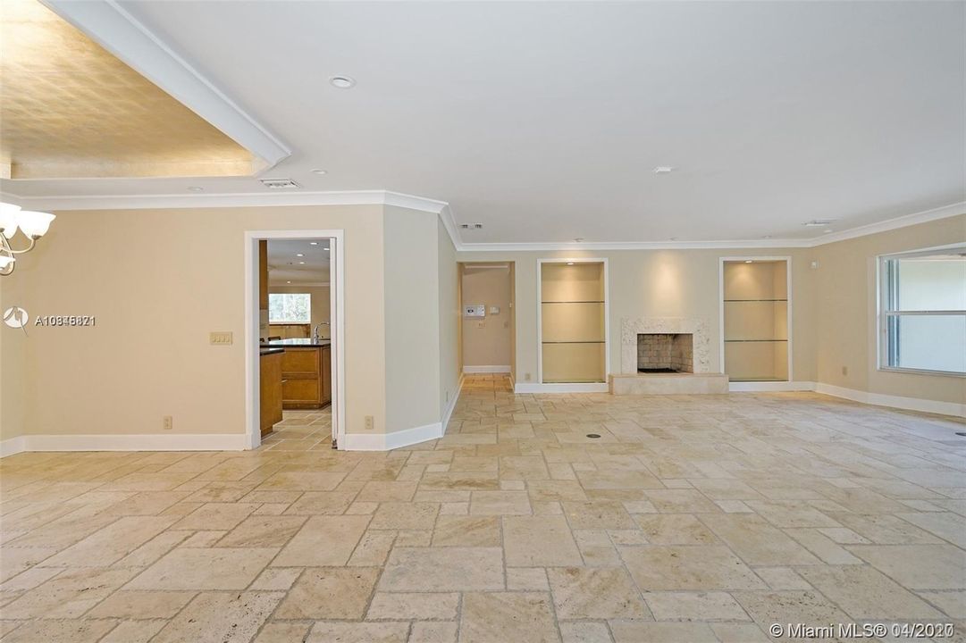 Recently Rented: $5,500 (6 beds, 3 baths, 4926 Square Feet)