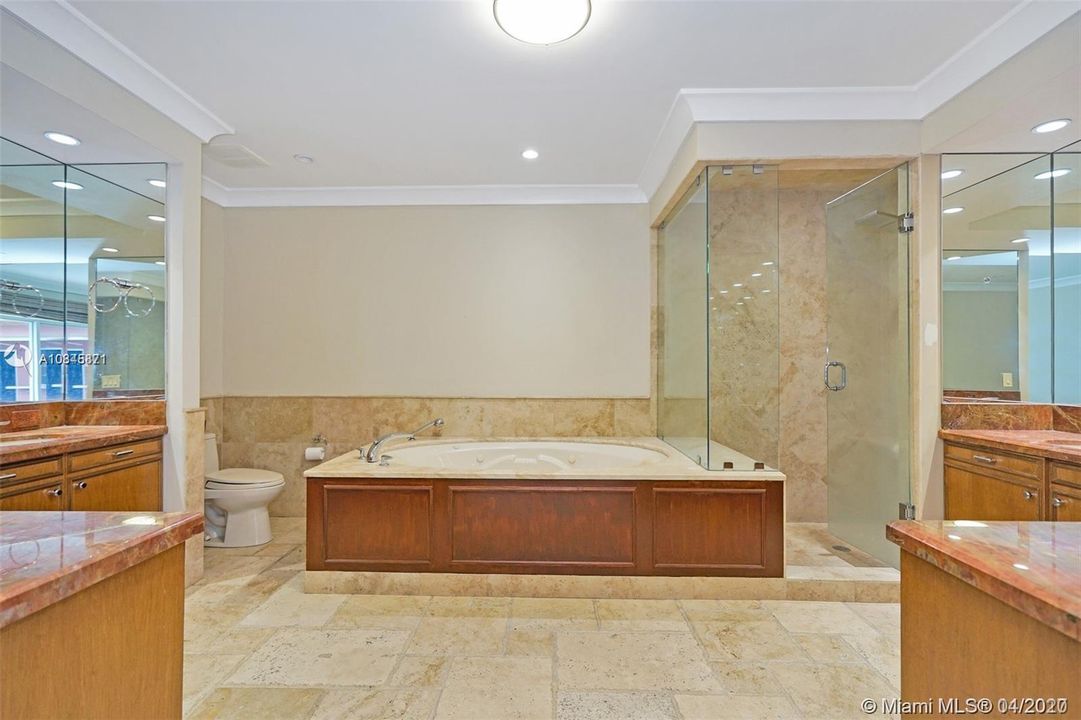 Recently Rented: $5,500 (6 beds, 3 baths, 4926 Square Feet)