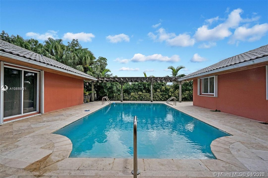 Recently Rented: $5,500 (6 beds, 3 baths, 4926 Square Feet)