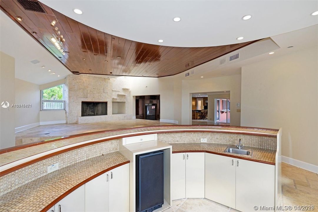 Recently Rented: $5,500 (6 beds, 3 baths, 4926 Square Feet)