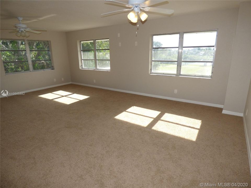 Vendido Recientemente: $599,900 (3 camas, 3 baños, 3493 Pies cuadrados)