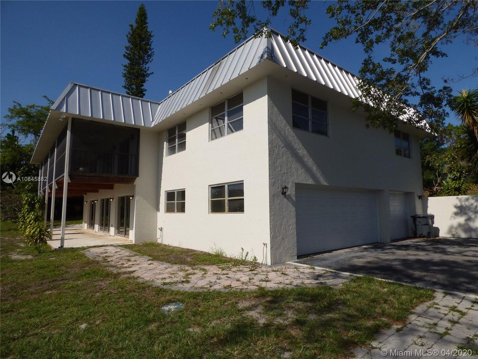 Vendido Recientemente: $599,900 (3 camas, 3 baños, 3493 Pies cuadrados)