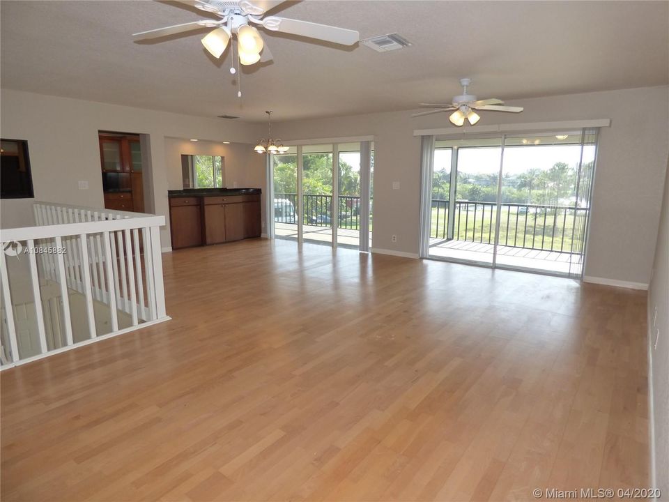 Vendido Recientemente: $599,900 (3 camas, 3 baños, 3493 Pies cuadrados)