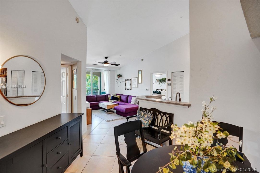 Recently Sold: $165,000 (2 beds, 2 baths, 1074 Square Feet)