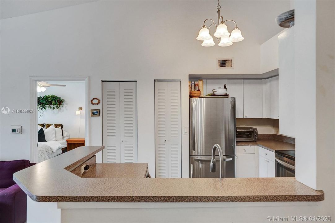 Recently Sold: $165,000 (2 beds, 2 baths, 1074 Square Feet)