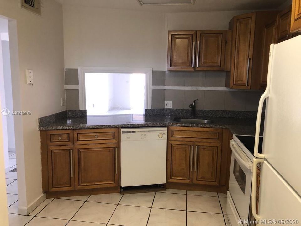 Recently Rented: $1,550 (2 beds, 2 baths, 1315 Square Feet)