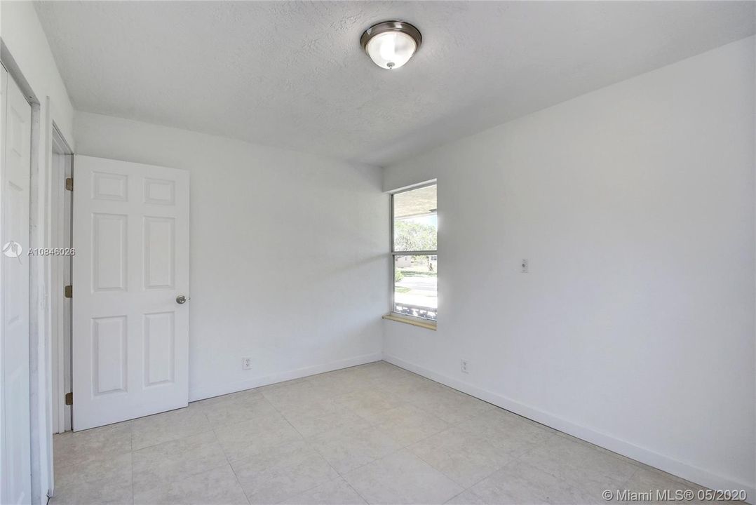 Recently Sold: $299,500 (4 beds, 3 baths, 1084 Square Feet)