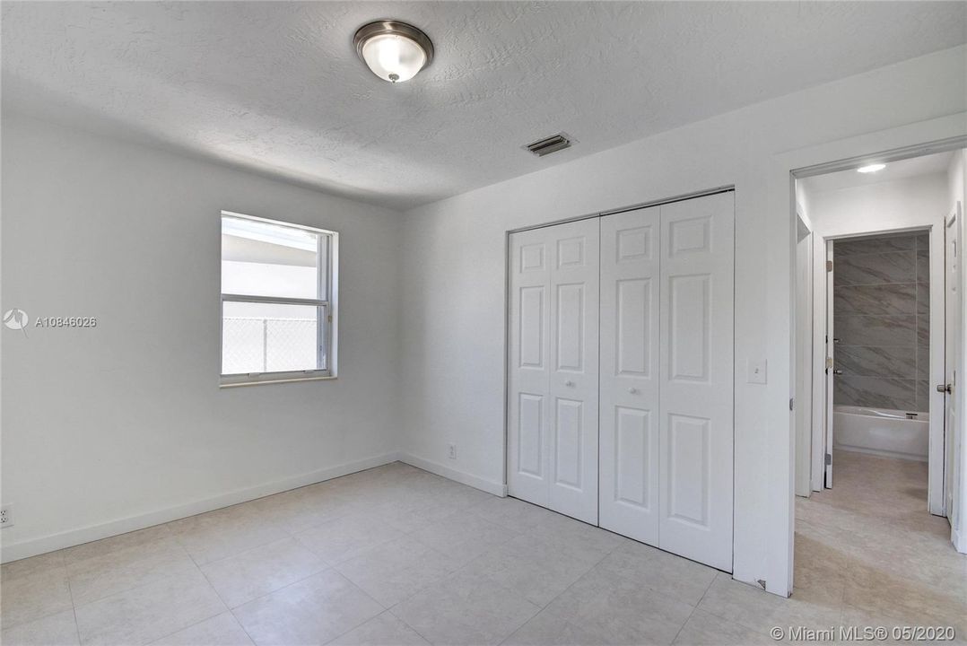 Recently Sold: $299,500 (4 beds, 3 baths, 1084 Square Feet)
