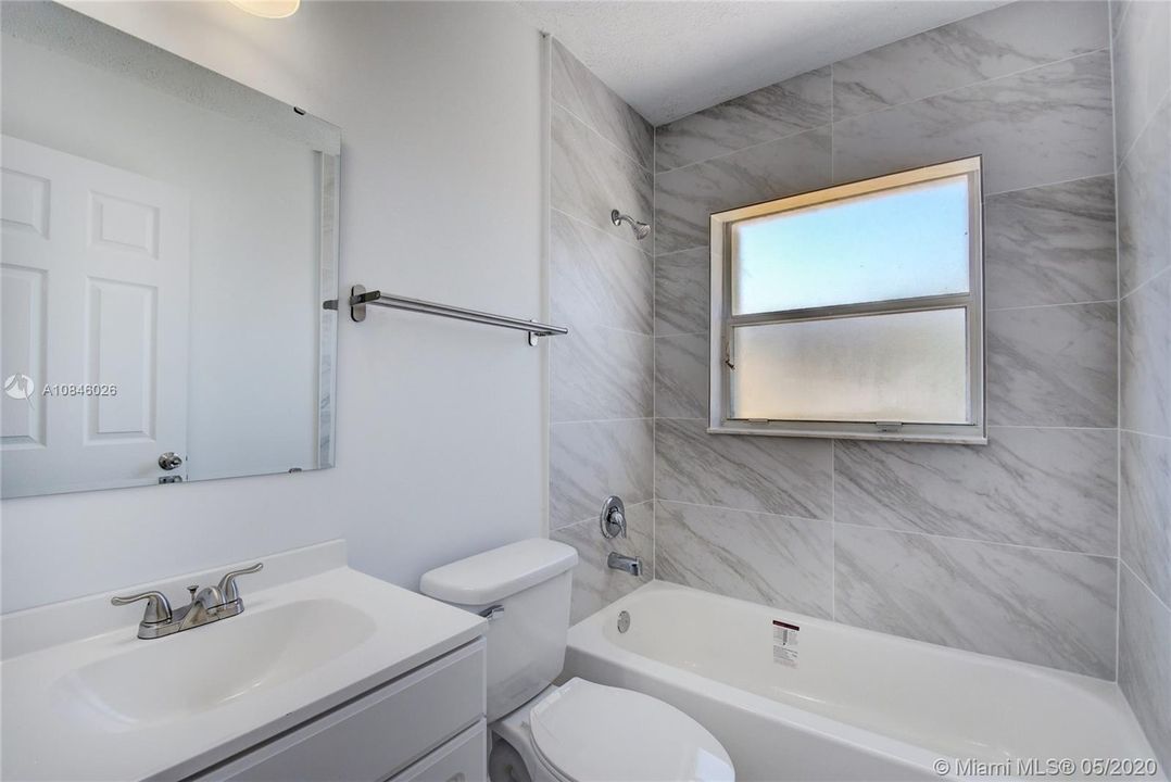 Recently Sold: $299,500 (4 beds, 3 baths, 1084 Square Feet)