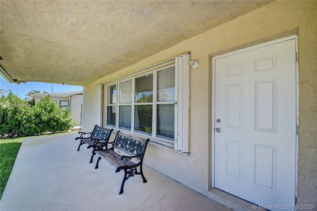 Recently Sold: $299,500 (4 beds, 3 baths, 1084 Square Feet)