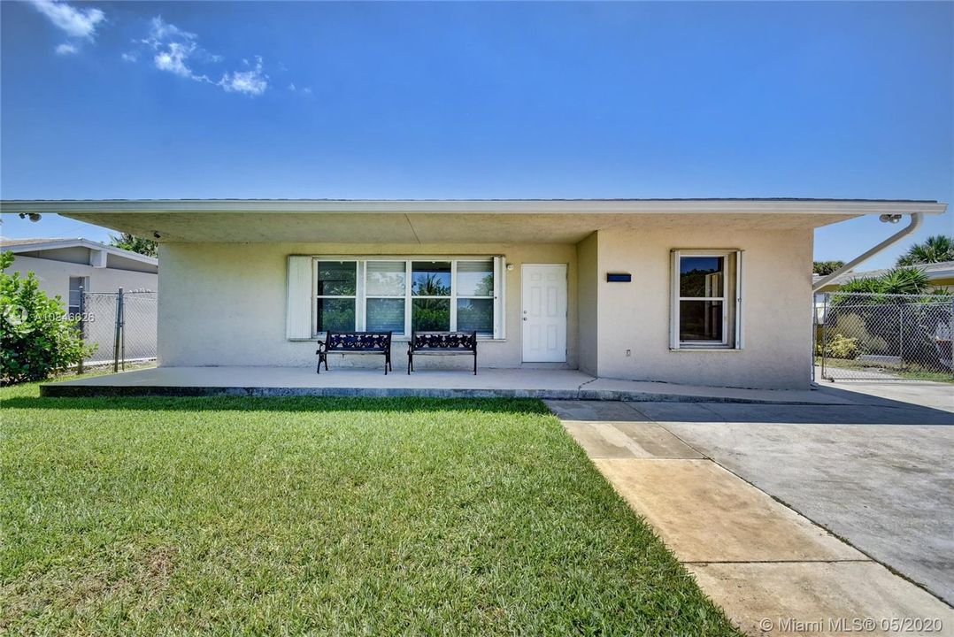 Recently Sold: $299,500 (4 beds, 3 baths, 1084 Square Feet)