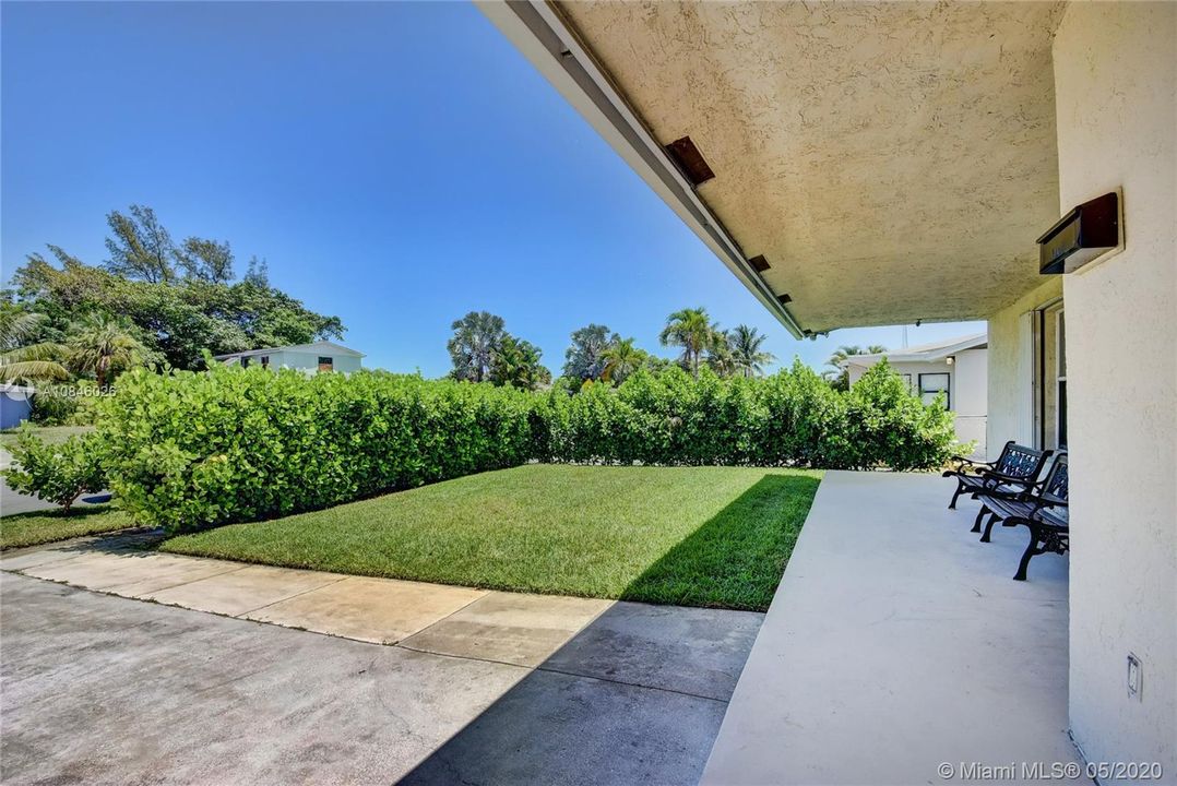 Recently Sold: $299,500 (4 beds, 3 baths, 1084 Square Feet)
