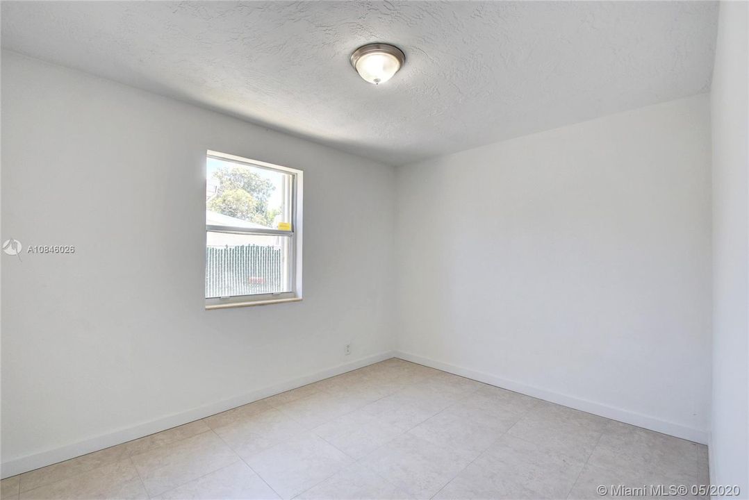 Recently Sold: $299,500 (4 beds, 3 baths, 1084 Square Feet)