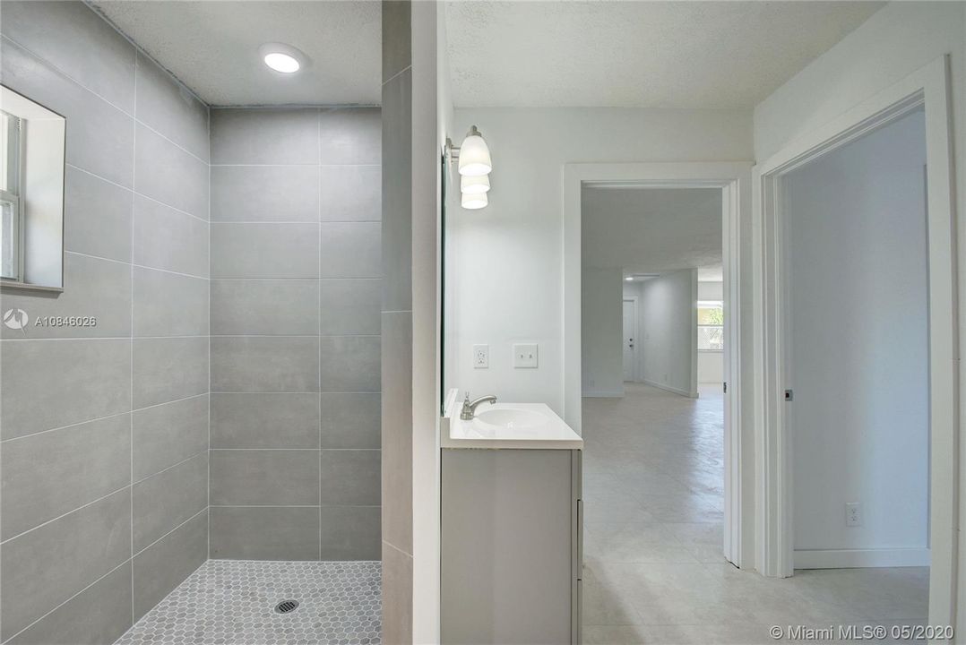 Recently Sold: $299,500 (4 beds, 3 baths, 1084 Square Feet)