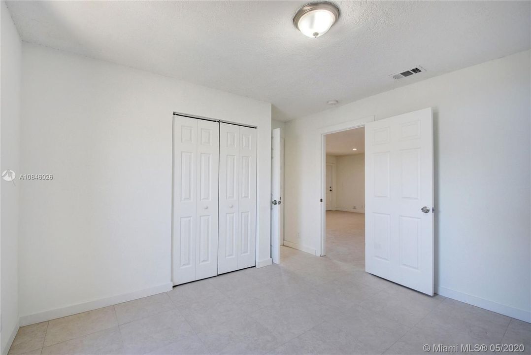 Recently Sold: $299,500 (4 beds, 3 baths, 1084 Square Feet)