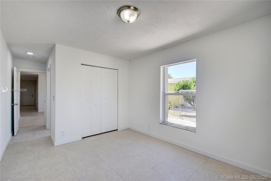 Recently Sold: $299,500 (4 beds, 3 baths, 1084 Square Feet)