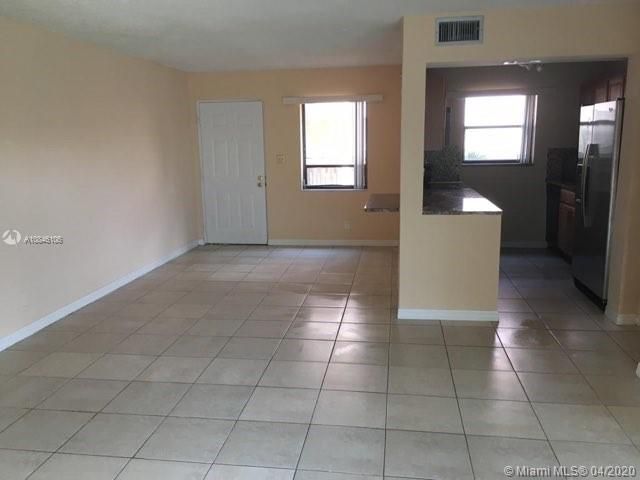 Recently Rented: $1,025 (1 beds, 1 baths, 775 Square Feet)