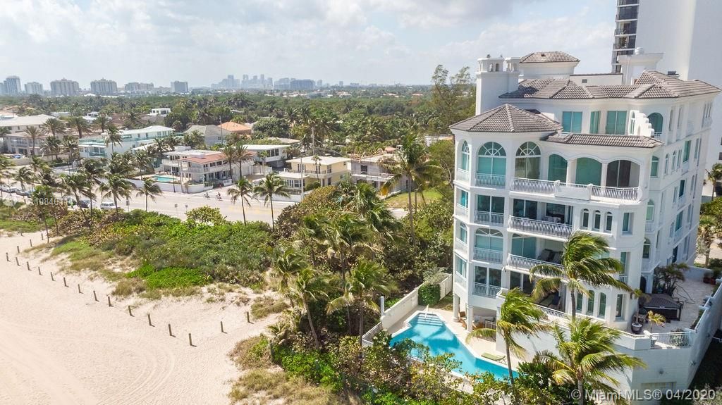 Recently Sold: $4,900,000 (3 beds, 3 baths, 5250 Square Feet)
