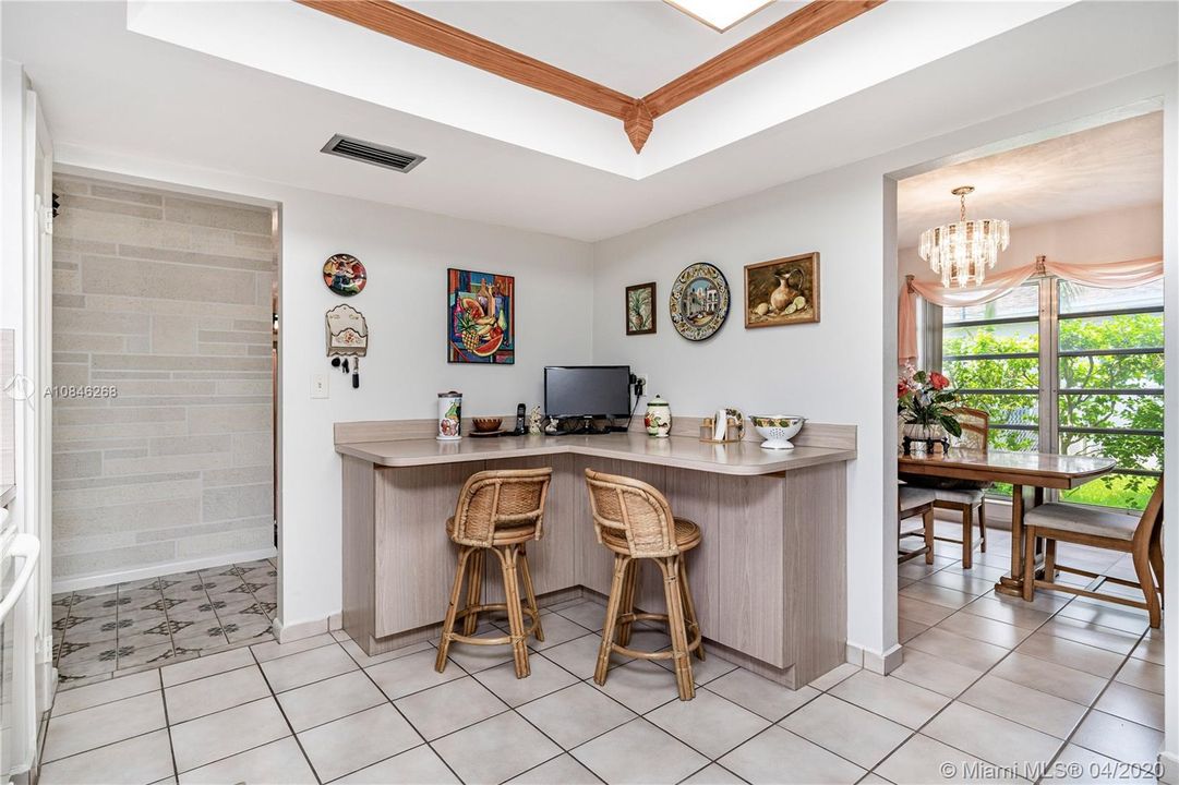 Easy access to kitchen from 2 sides.  Great for when entertaining!