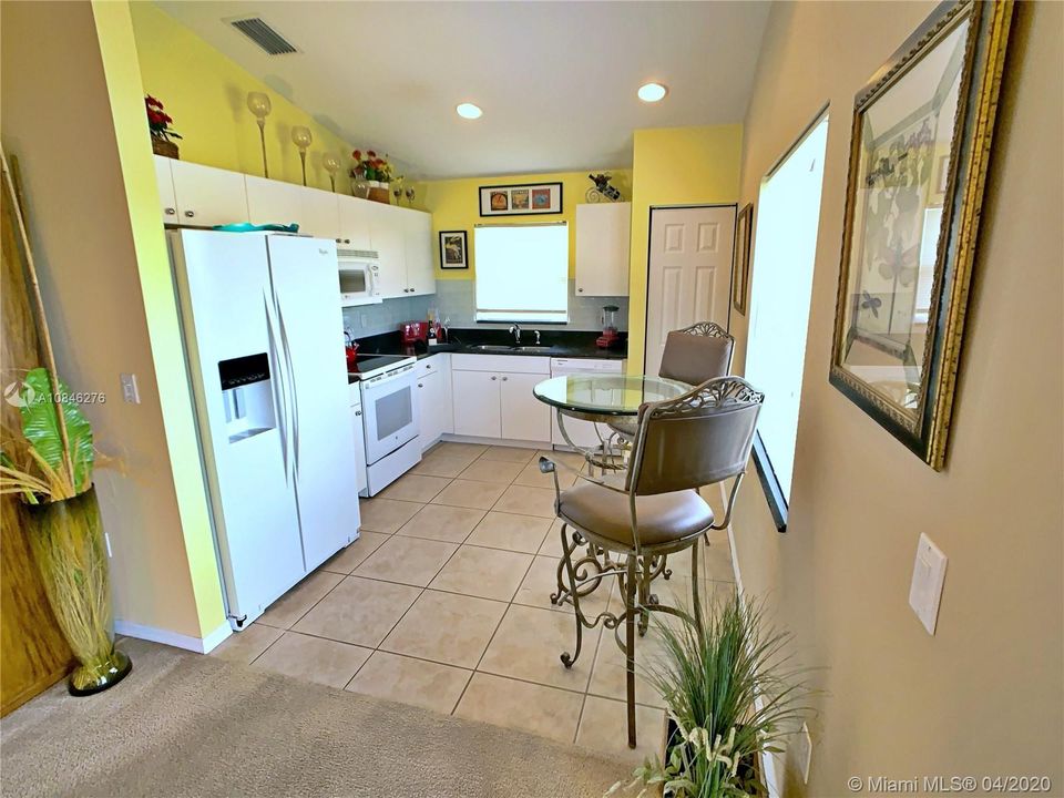 Vendido Recientemente: $209,000 (3 camas, 2 baños, 1330 Pies cuadrados)