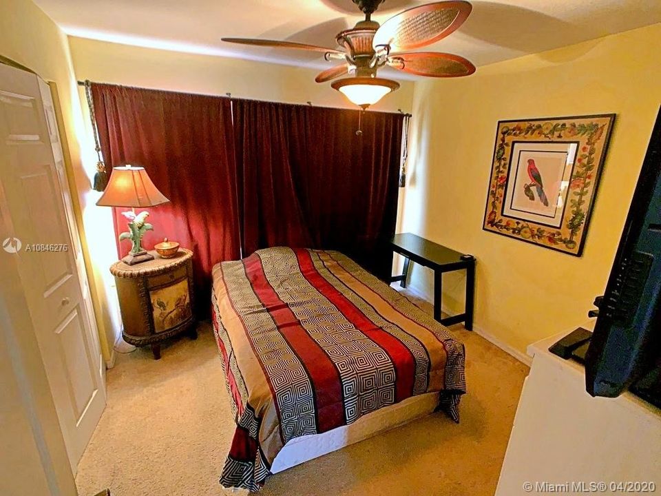 Vendido Recientemente: $209,000 (3 camas, 2 baños, 1330 Pies cuadrados)