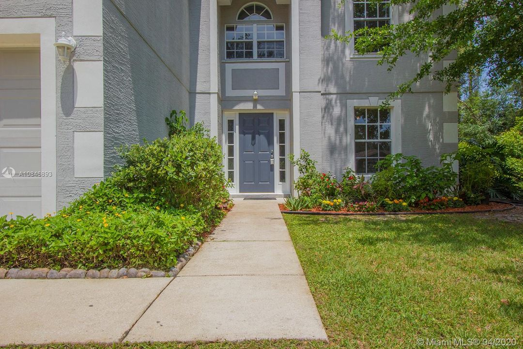 Recently Sold: $289,000 (4 beds, 2 baths, 2961 Square Feet)