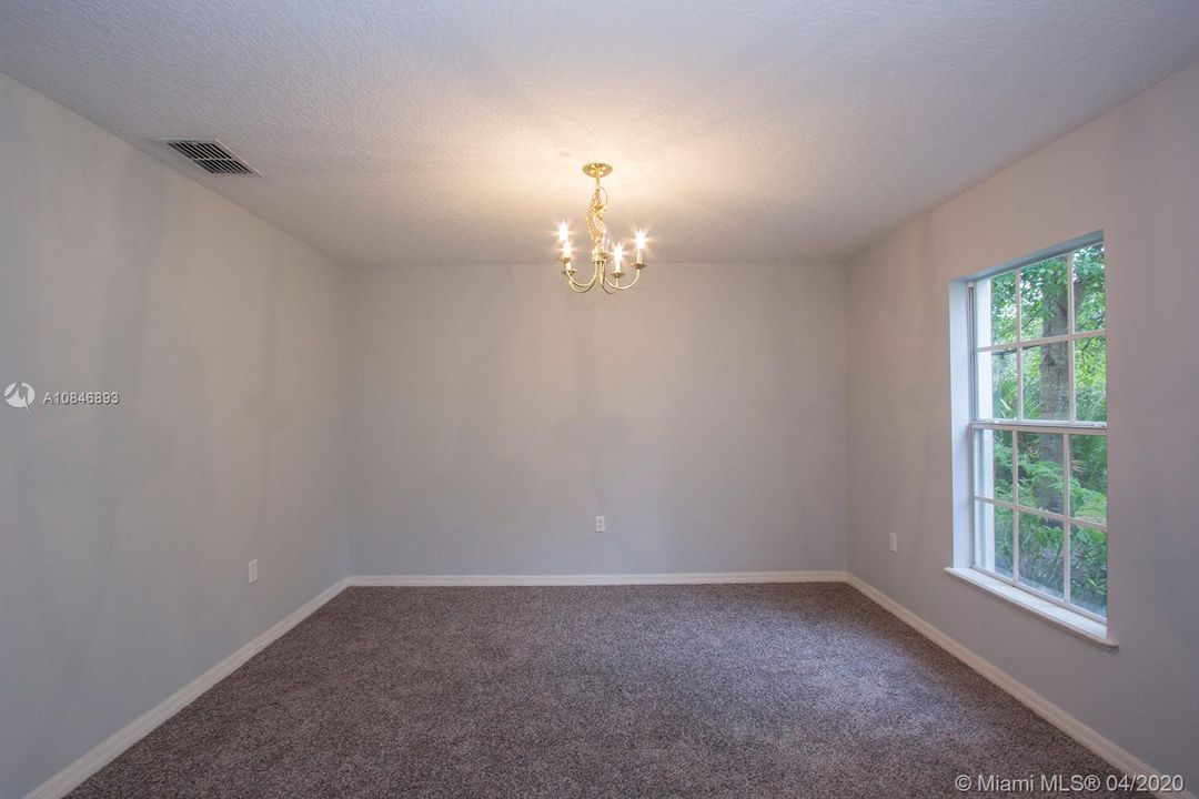 Recently Sold: $289,000 (4 beds, 2 baths, 2961 Square Feet)
