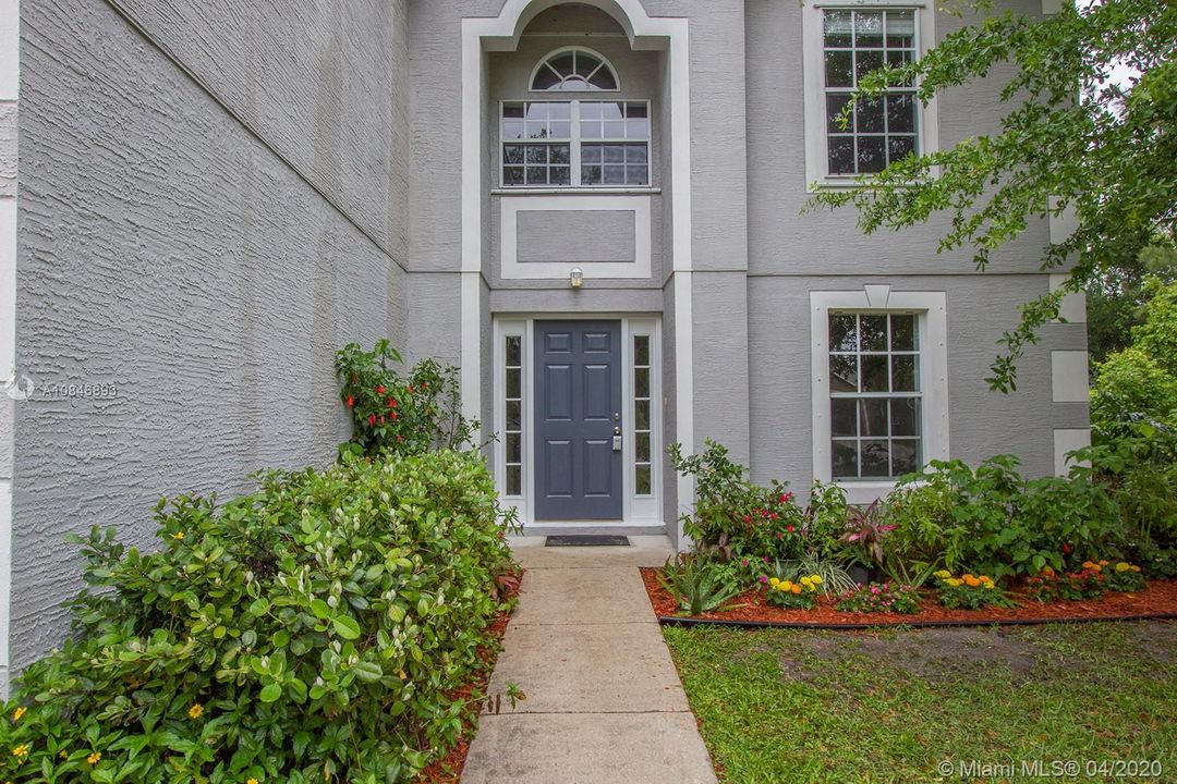 Recently Sold: $289,000 (4 beds, 2 baths, 2961 Square Feet)