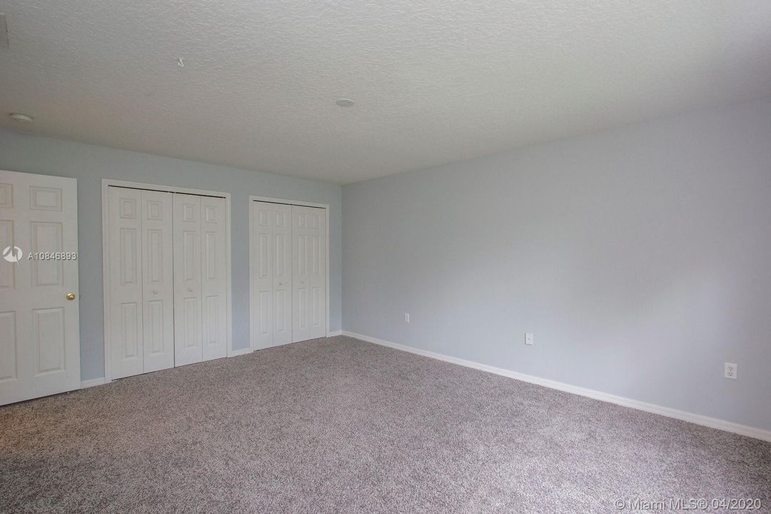 Recently Sold: $289,000 (4 beds, 2 baths, 2961 Square Feet)