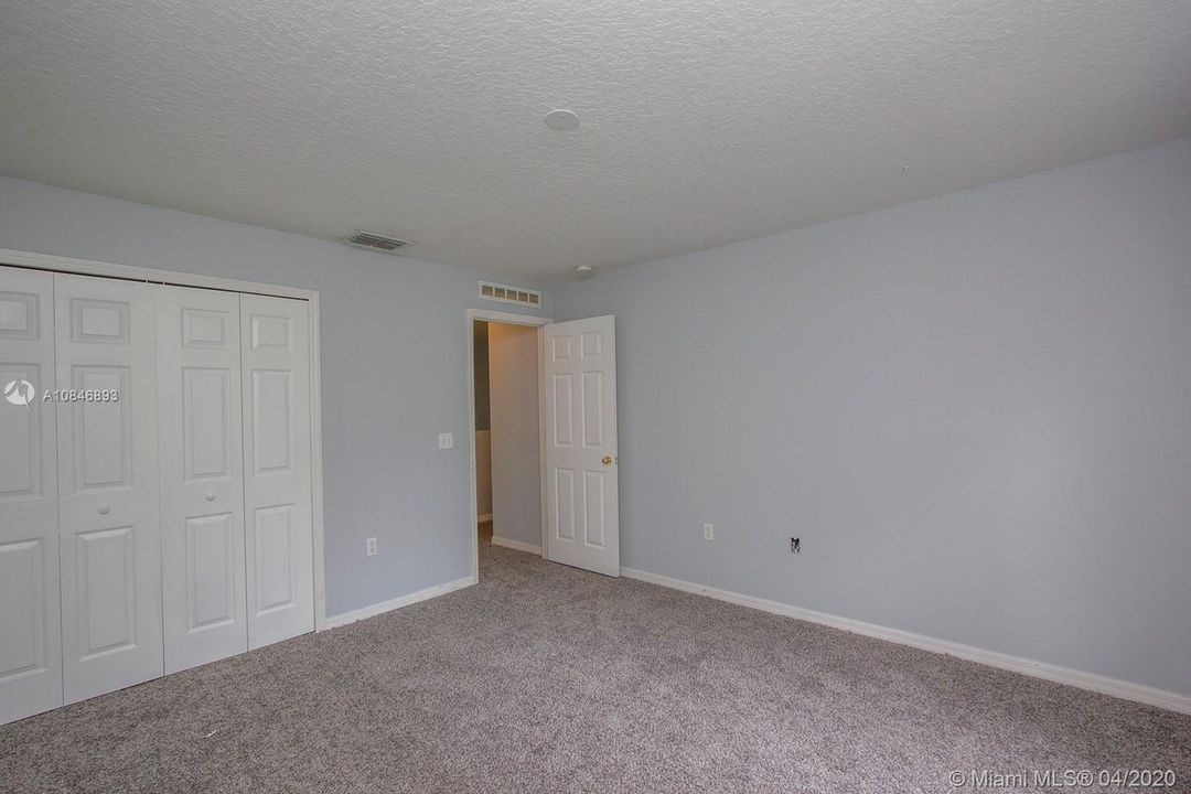 Recently Sold: $289,000 (4 beds, 2 baths, 2961 Square Feet)