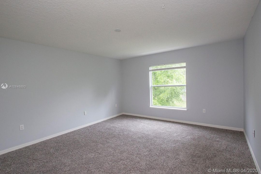 Recently Sold: $289,000 (4 beds, 2 baths, 2961 Square Feet)