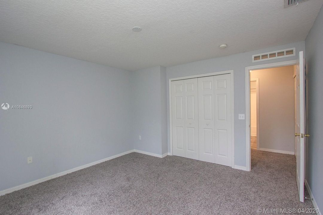 Recently Sold: $289,000 (4 beds, 2 baths, 2961 Square Feet)