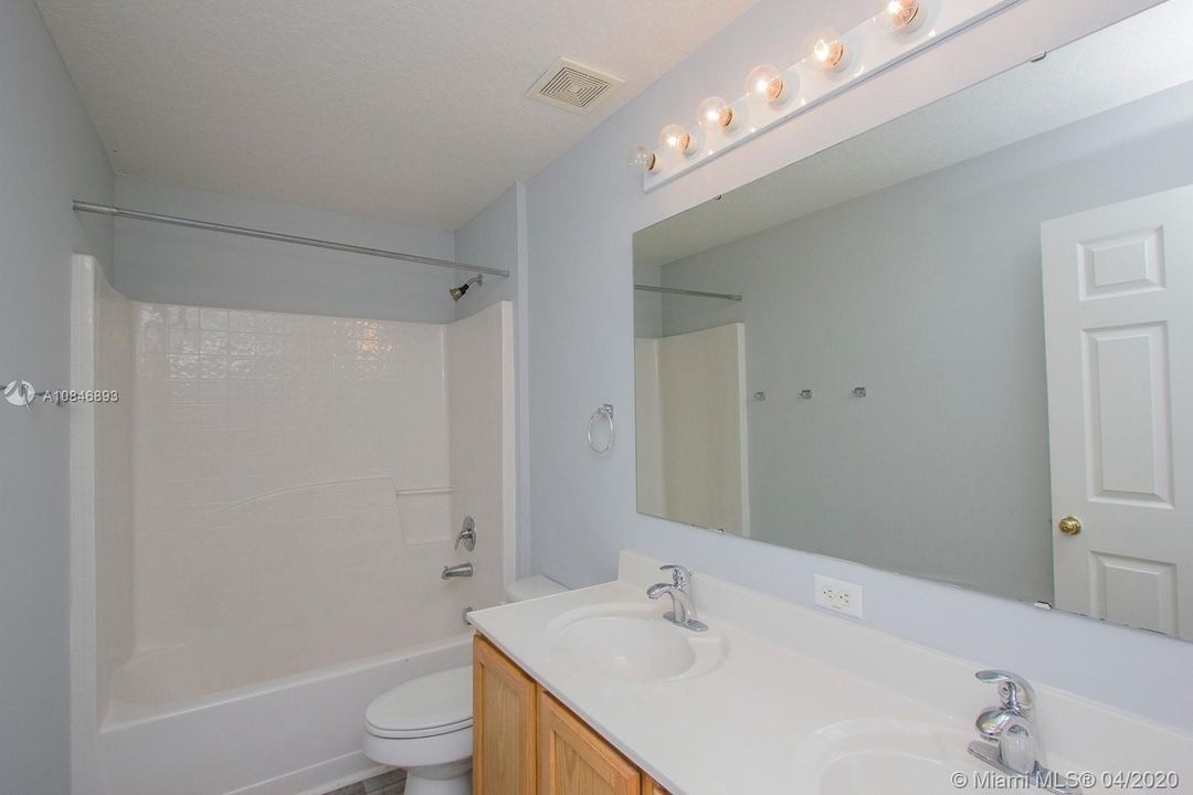 Recently Sold: $289,000 (4 beds, 2 baths, 2961 Square Feet)