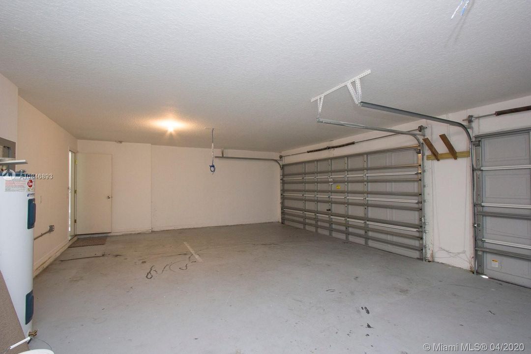 Recently Sold: $289,000 (4 beds, 2 baths, 2961 Square Feet)