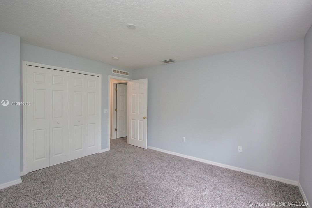 Recently Sold: $289,000 (4 beds, 2 baths, 2961 Square Feet)