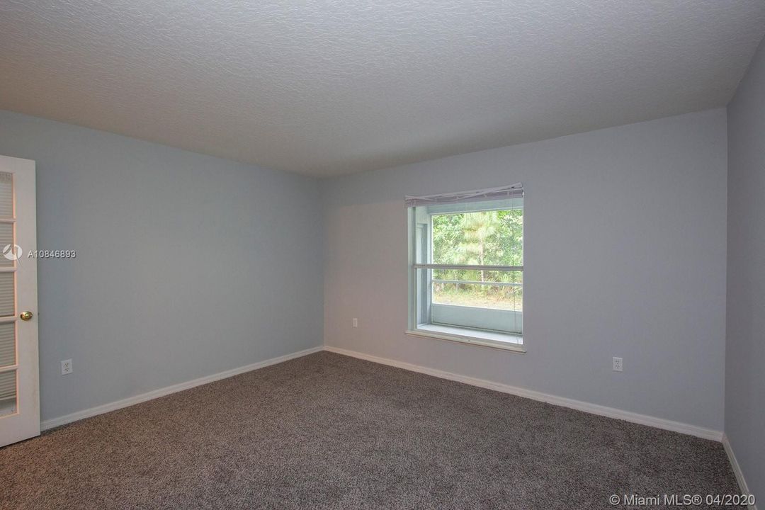 Recently Sold: $289,000 (4 beds, 2 baths, 2961 Square Feet)