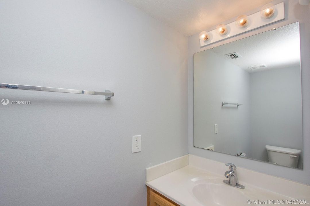 Recently Sold: $289,000 (4 beds, 2 baths, 2961 Square Feet)