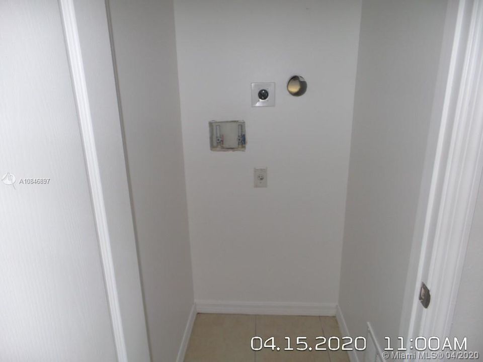 Недавно продано: $179,900 (3 спален, 2 ванн, 1101 Квадратных фут)